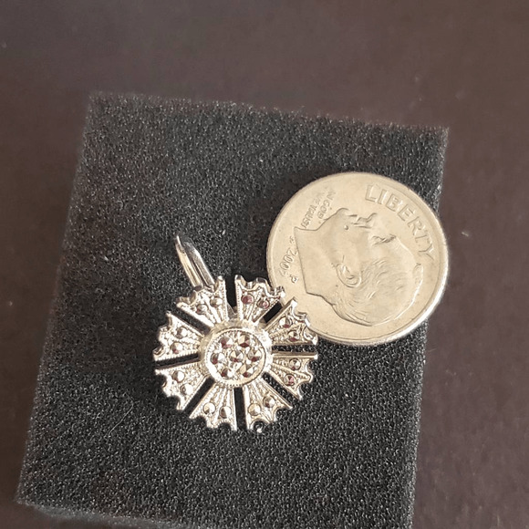 Vintage Ladies Screw Back Earrings‎ With Rhinestone Accents Marked Sterling - Picture 5 of 6